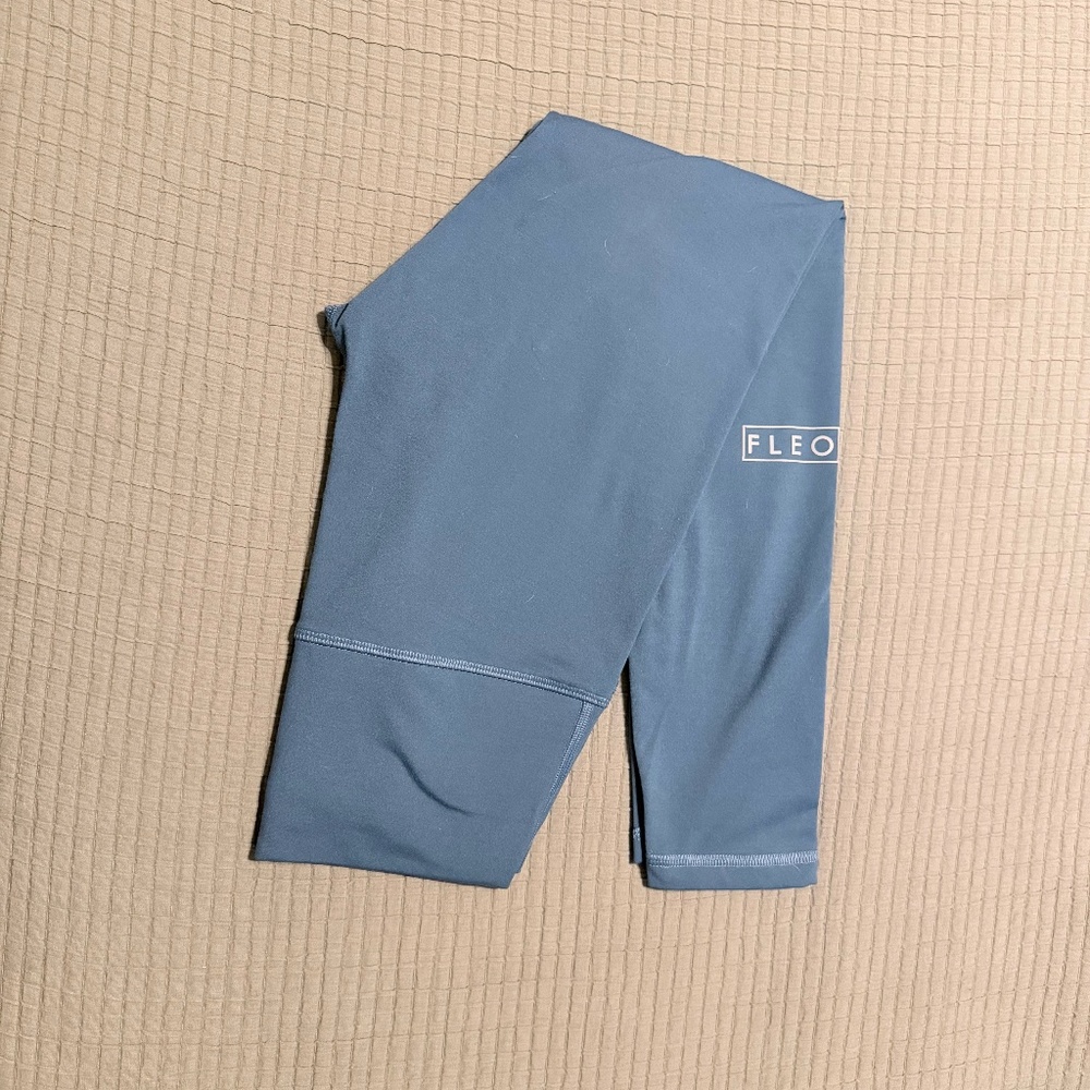 Fleo El Toro Leggings - Size Medium